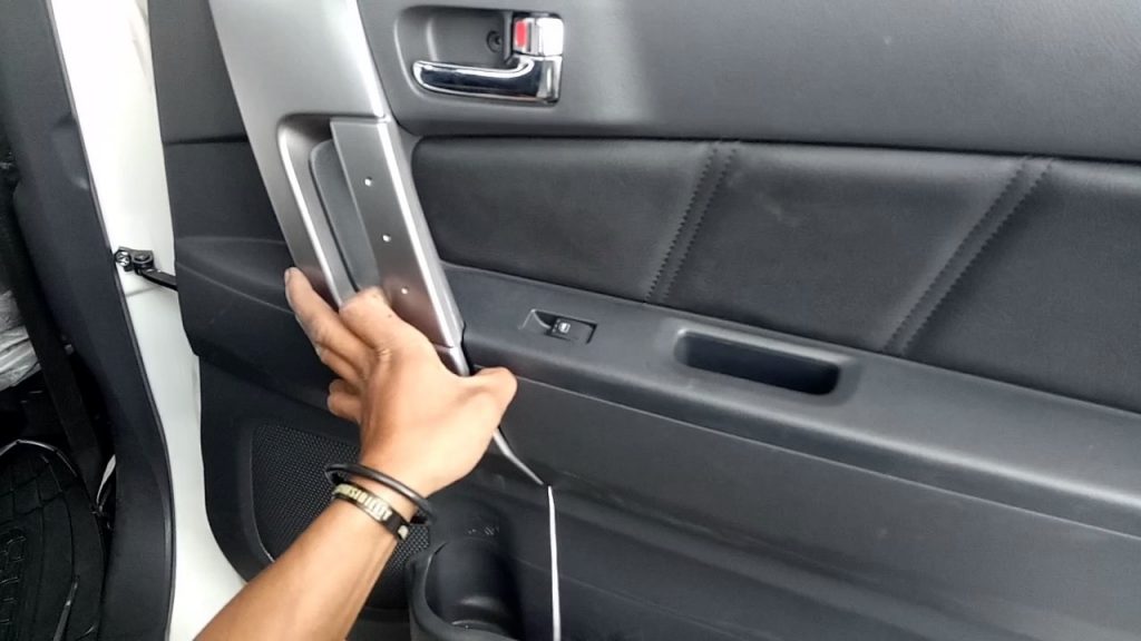 tips Merawat Door Trim Anda Agar Tetap Awet